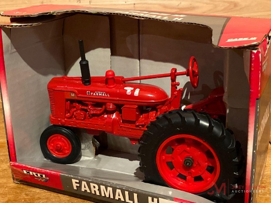 CASE IH FARMALL H (AGES 3+)