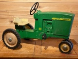 JOHN DEERE MODEL 20 PEDAL TRACTOR