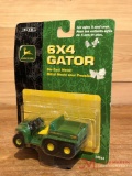 JOHN DEERE 6X4 GATOR ERTL 1/32 SCALE