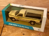 ERTL JOHN DEERE DEALERSHIP PICKUP, 1;18 SCALE