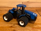 NEW HOLLAND TJ375 (AGES 8+)