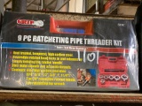 NEW GRIP 9 PC RATCHETING PIPE THREADER KIT, CUTTING OIL, TORPEDO LEVELS, CUTTER KNIFES
