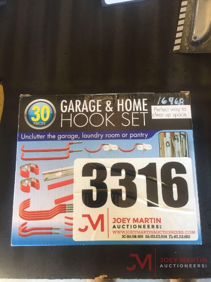 30 PIECE GARAGE HOOK SET