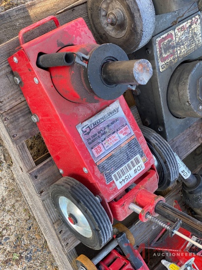 AIR OVER HYDRAULIC ROLLING SERVICE JACK 35 TON