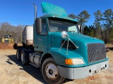 2000 VOLVO DAY CAB TRUCK TRACTOR
