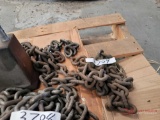 CHAIN WITH HOOKS