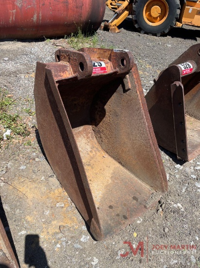 24IN BACKHOE BUCKET