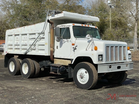 1996 INTERNATIONAL 2574 TANDEM DUMP TRUCK