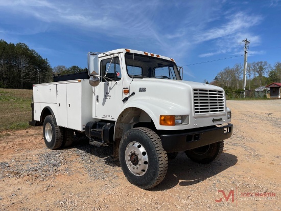 2001 INTERNATIONAL 4800 FUEL AND LUBE TRUCK