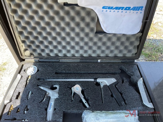 GUARDAIR AIR GUN KIT WITH CASE