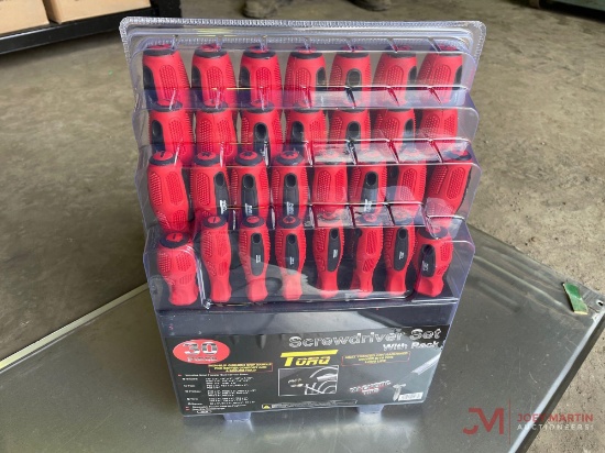 NEW 30 PC SCREW DRIVER SET WITH RACK