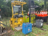 YALE ELECTRIC RIDE ON FORKLIFT