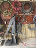 VARIOUS SIZE PLASTIC HOSE, MANUAL CRANE BASE