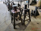 (2) HEAVY DUTY JACK STANDS