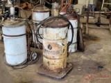 GREASE BARREL WITH MANUAL PUMP