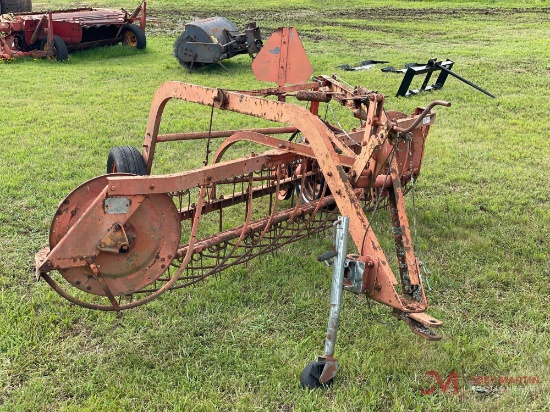 SIDE DELIVERY HAY RAKE