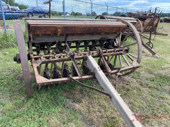 MCCORMICK DEERING 5'6" GRAIN DRILL