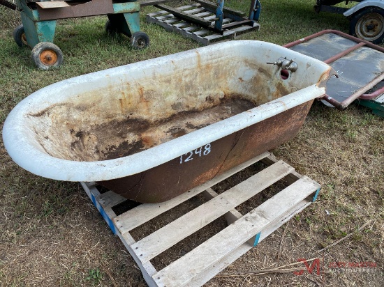 CAST IRON BATH TUB