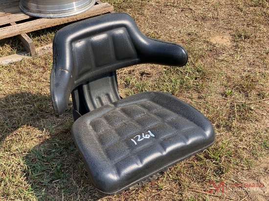 TRACTOR SEAT