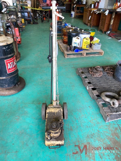 PNEUMATIC FLOOR JACK