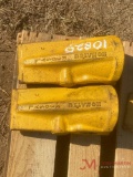 (2) KOMATSU BUCKET TEETH