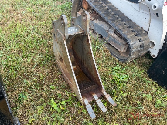 NEW "TAG" DEERE 310 SJ/410J 12" BACKHOE BUCKET