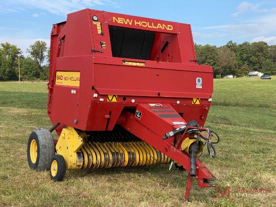 NEW HOLLAND 640 ROUND BALER
