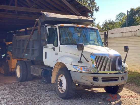 2004 INTERNATIONAL 4300 SBA S/A DUMP TRUCK