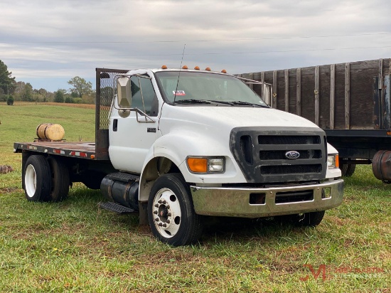 2004 FORD F650 XLT SUPER DUTY FLAT BED TRUCK