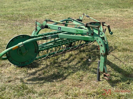 JOHN DEERE 64 SIDE DELIVERY HAY RAKE