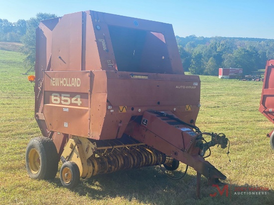 NEW HOLLAND 654 ROUND BALER