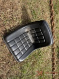 TRACTOR SEAT