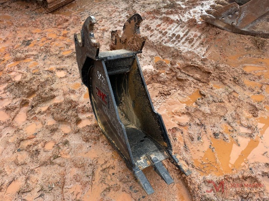 NEW DHC 12" TOOTH BUCKET, FITS KUBOTA KX080