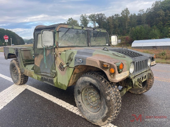 1987 MILITARY HUMVEE TRUCK