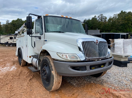INTERNATIONAL 4300 SERVICE TRUCK