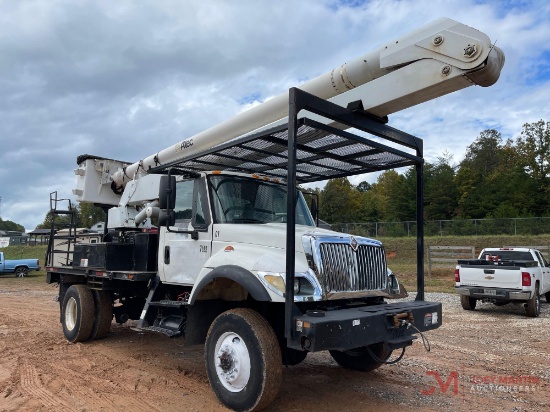 2004 INTERNATIONAL 7400 BUCKET TRUCK