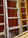 ALUMINUM LADDER