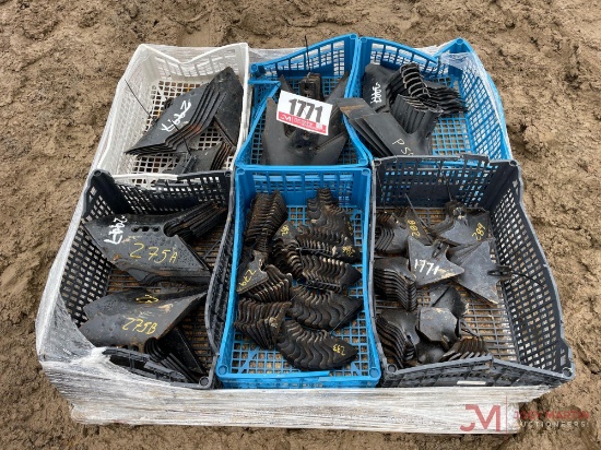 PALLET OF VARIOUS PLOW POINTS