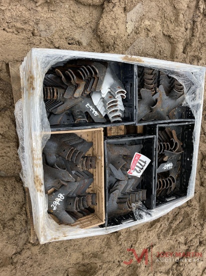 PALLET OF VARIOUS PLOW POINTS