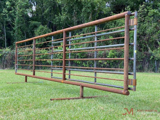 (1) NEW 24' 8 BAR FREE STANDING PANEL W/ 12' SWING GATE