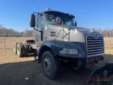 2005 MACK CXN613 DAY CAB TRUCK