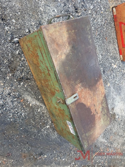 METAL TOOL BOX