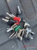 (1) NEW 24 PIECE EQUIPMENT KEY RING SET