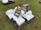 PALLET OF TOILETS