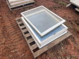 PALLET OF WINDOWS