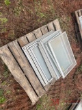 PALLET OF WINDOWS