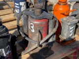 AIR OVER HYDRAULIC JACKS