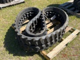 (1) UNUSED 320X100X52 RUBBER TRACK