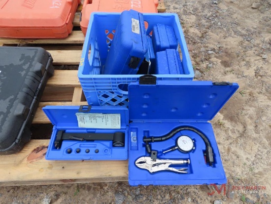 CRATE OF CENTRAL TOOLS BORE GAUGES AND OTHER TOOLS