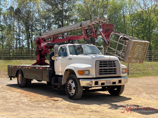 1995 FORD 750 WITH SKY HOIST SR 53